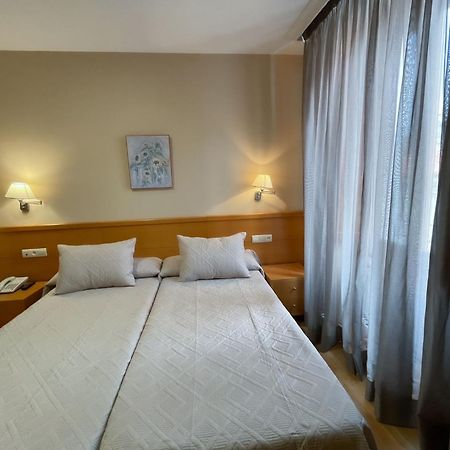 Hotel Castilla Caceres Ngoại thất bức ảnh
