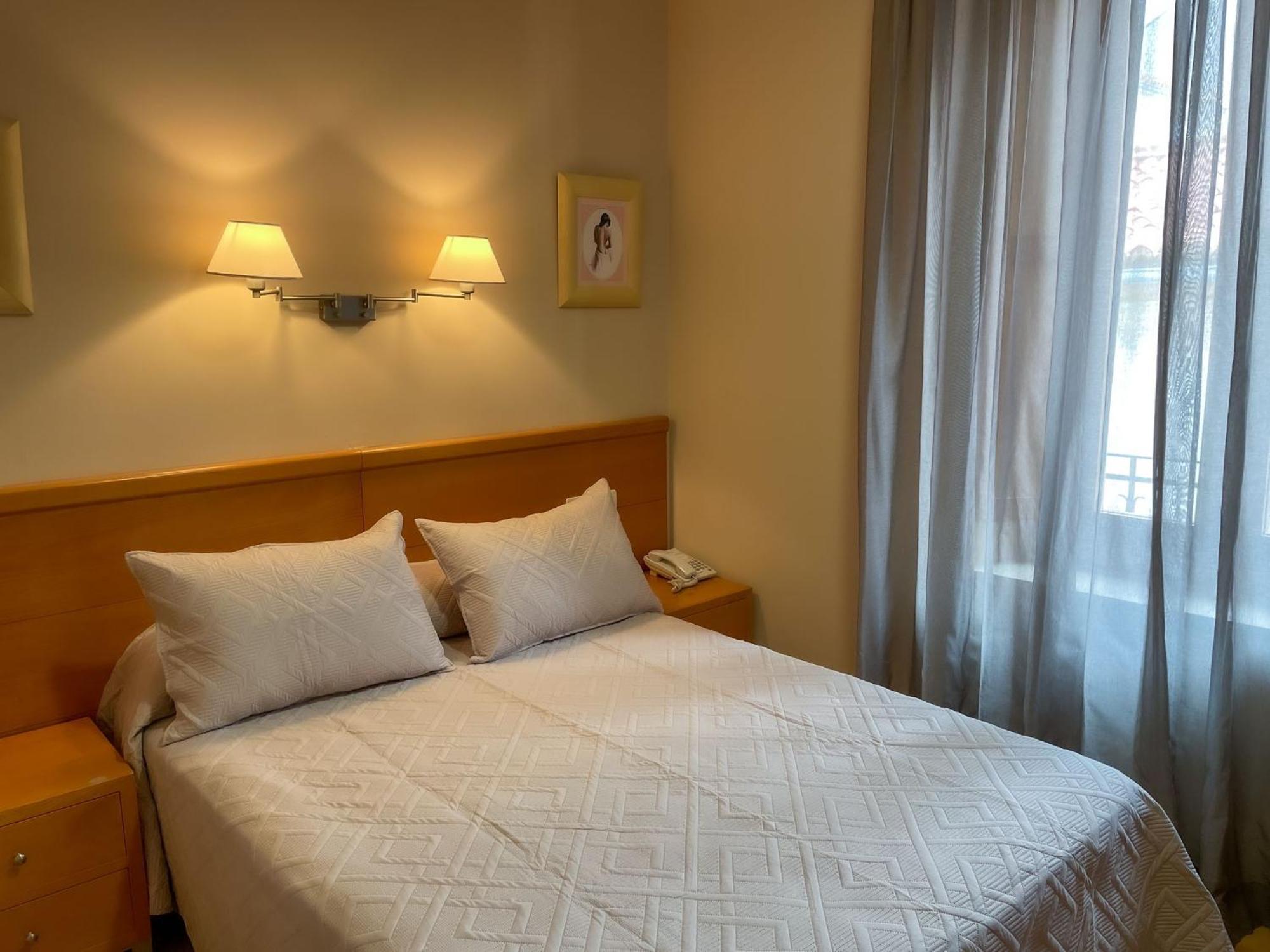 Hotel Castilla Caceres Ngoại thất bức ảnh