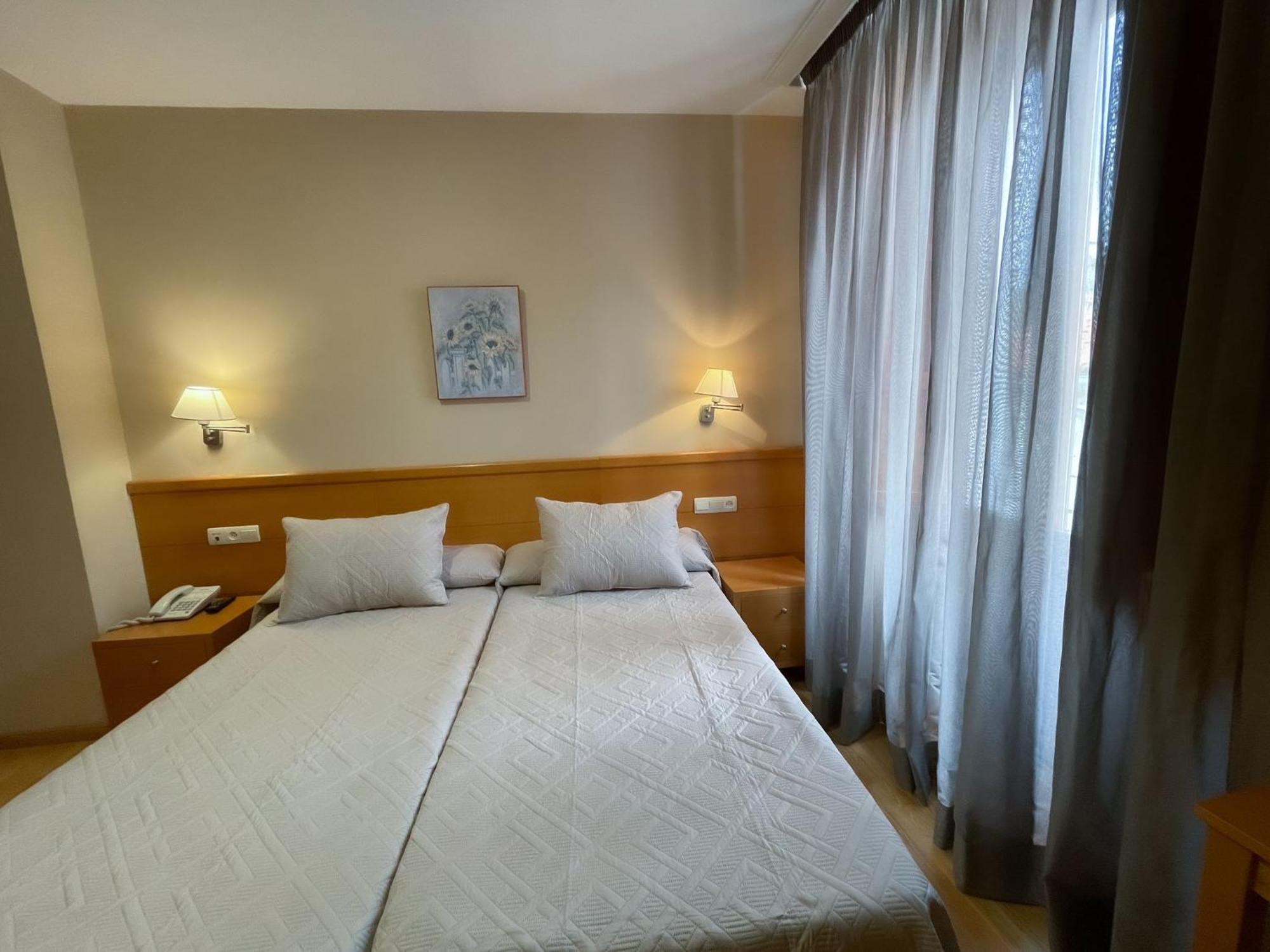 Hotel Castilla Caceres Ngoại thất bức ảnh