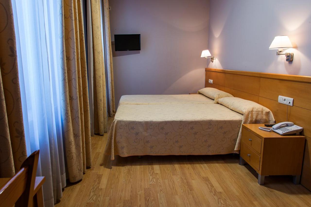 Hotel Castilla Caceres Ngoại thất bức ảnh