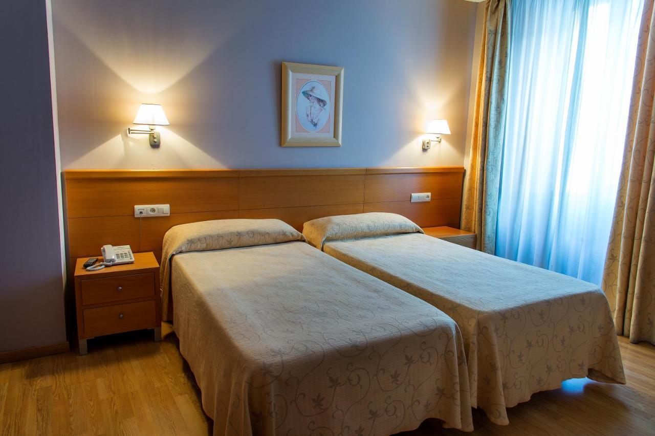 Hotel Castilla Caceres Ngoại thất bức ảnh