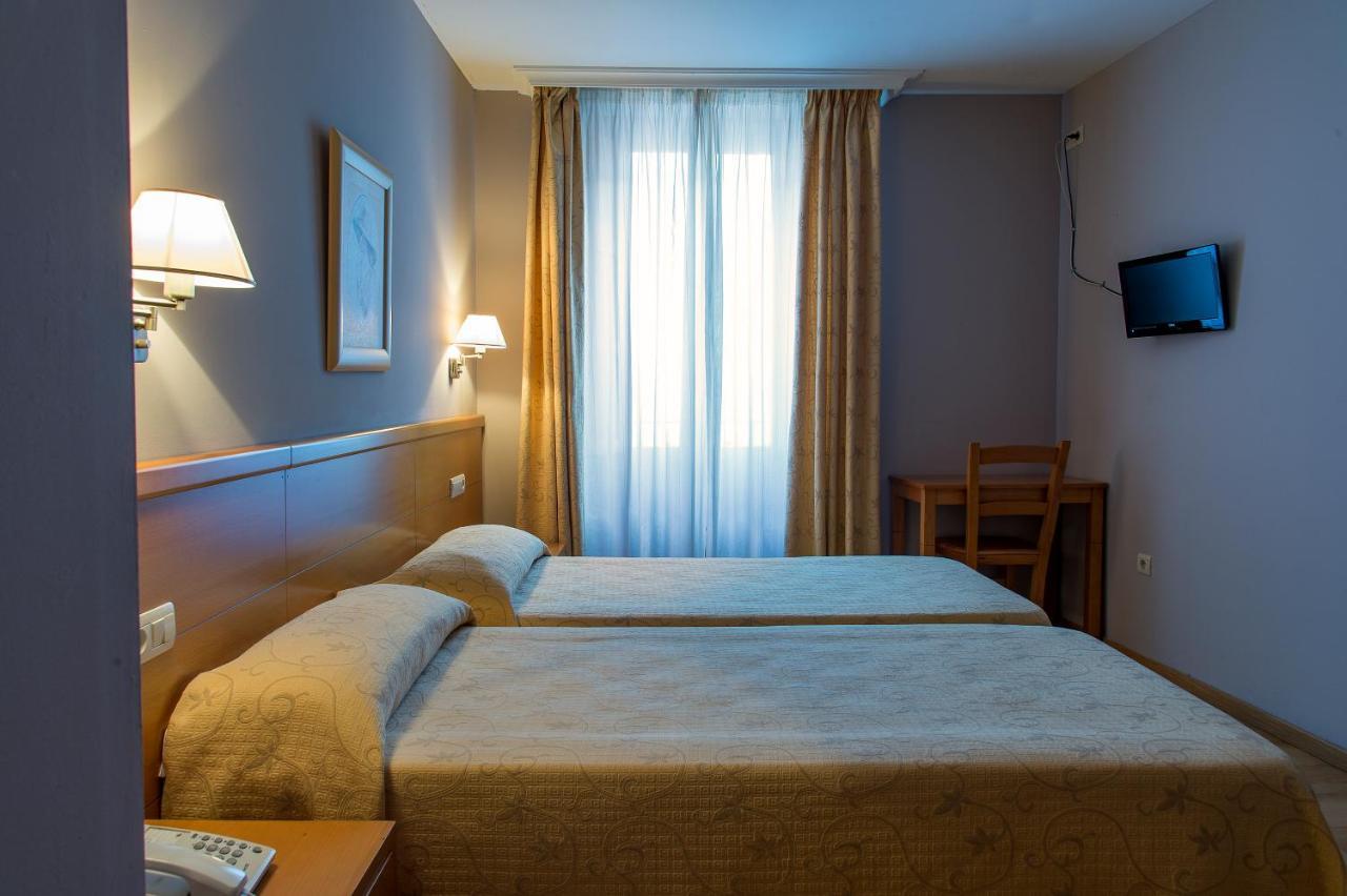 Hotel Castilla Caceres Ngoại thất bức ảnh