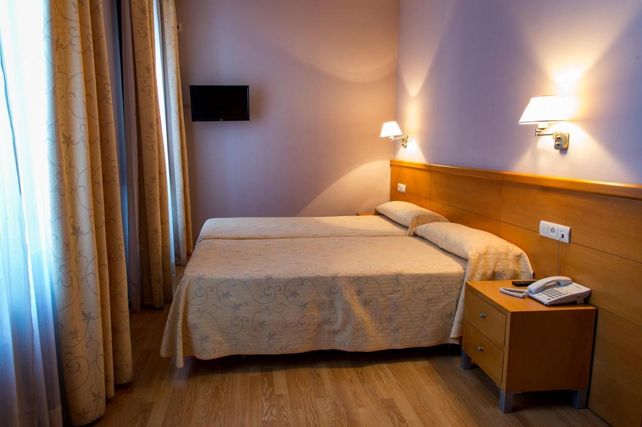 Hotel Castilla Caceres Ngoại thất bức ảnh