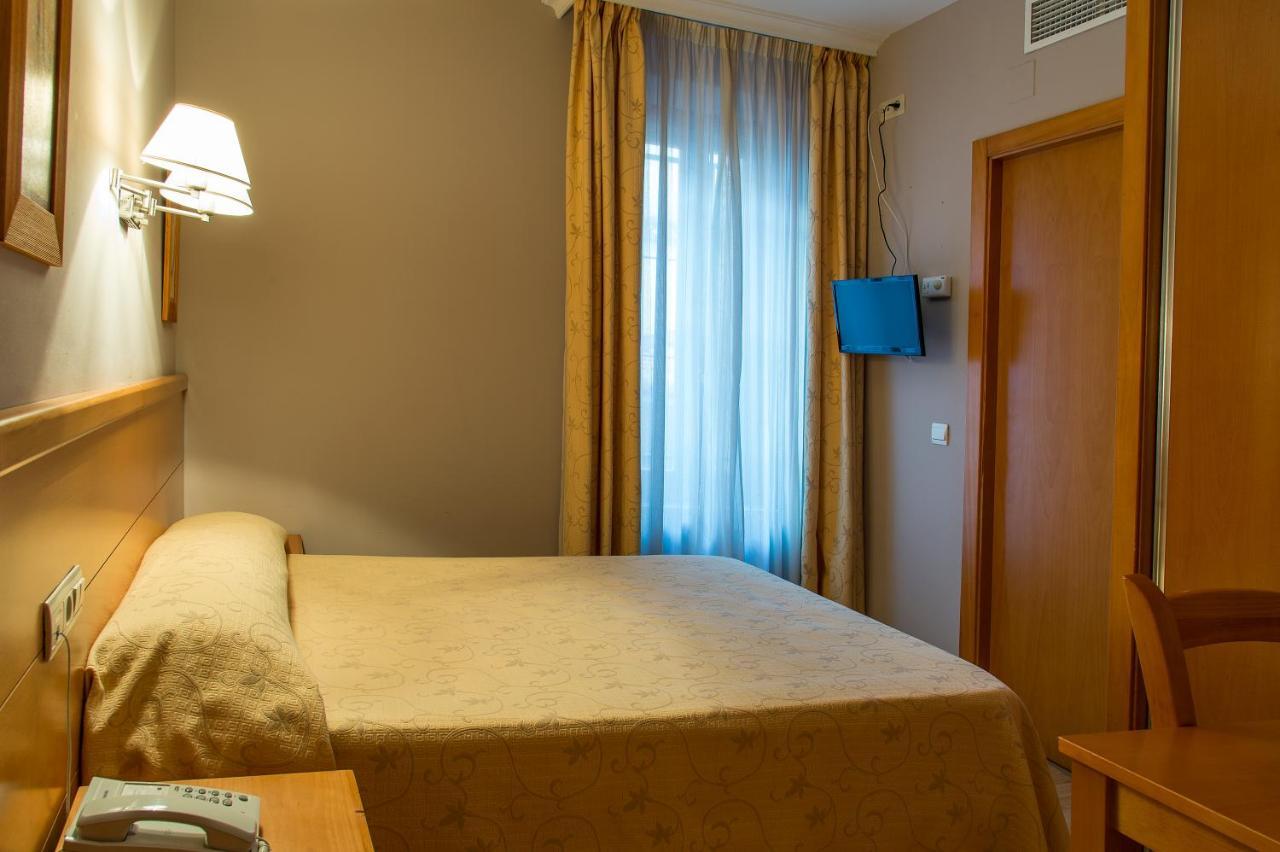 Hotel Castilla Caceres Ngoại thất bức ảnh